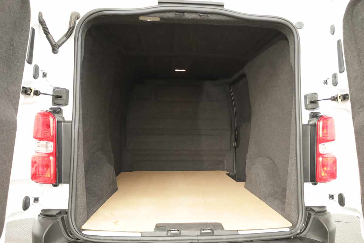 peugeot-expert-2024-diesel-1997cc