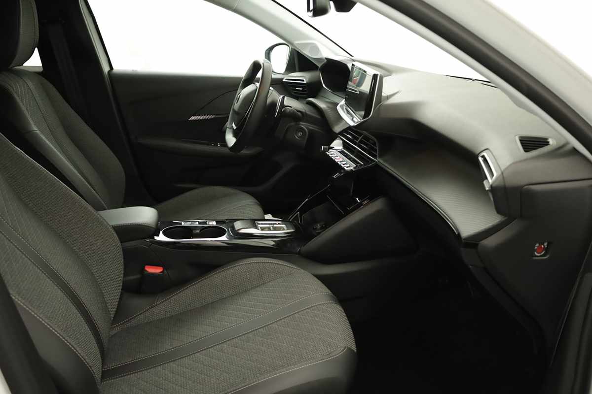 peugeot-208-2025-gasolina-1199cc