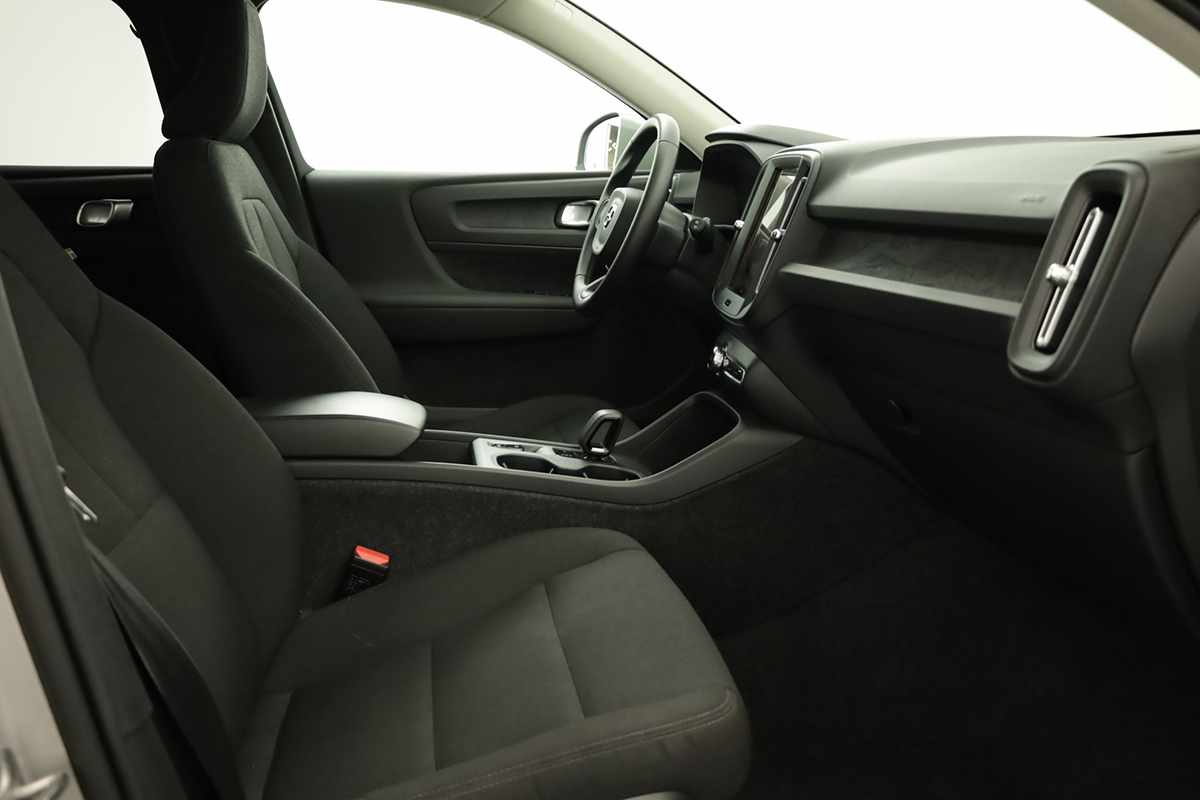 volvo-xc40-2025-gasolina-1969cc