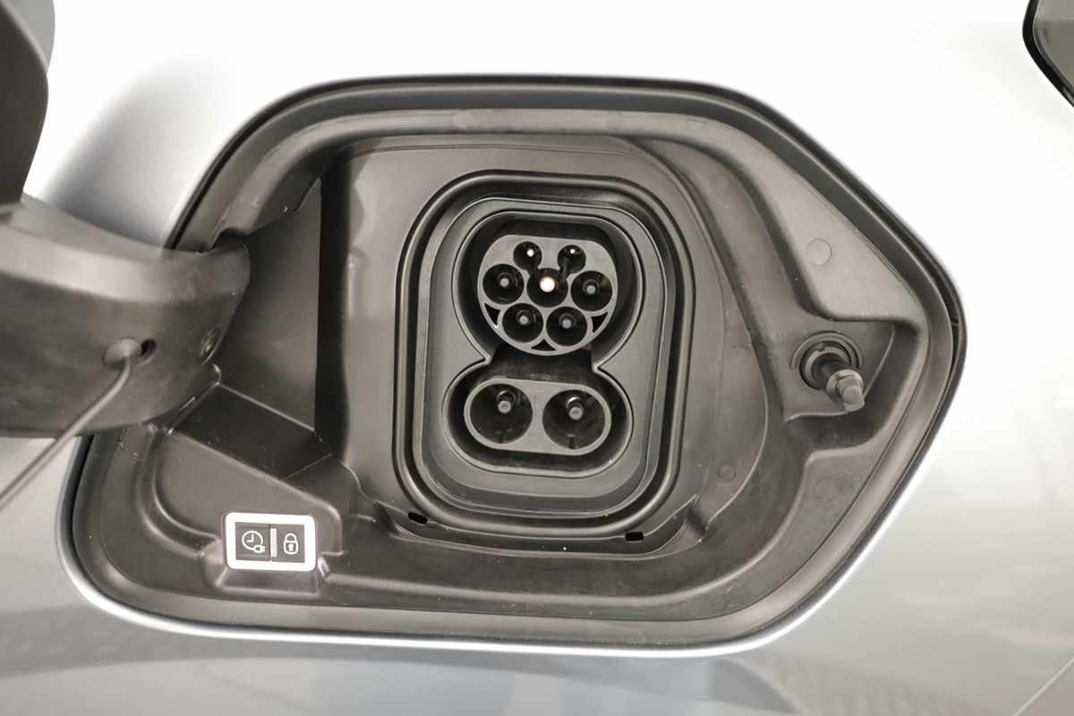 peugeot-e-208-2025-eletrico-0cc