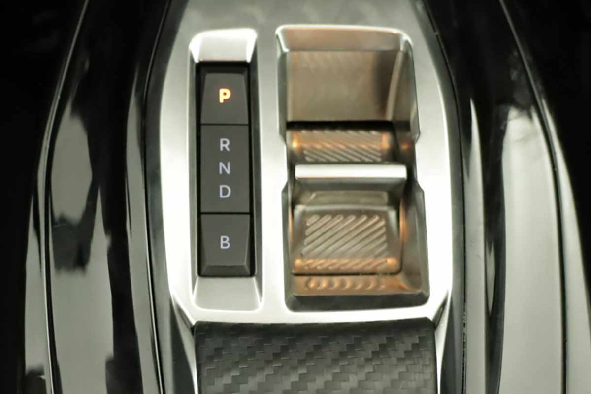peugeot-e-208-2025-eletrico-0cc