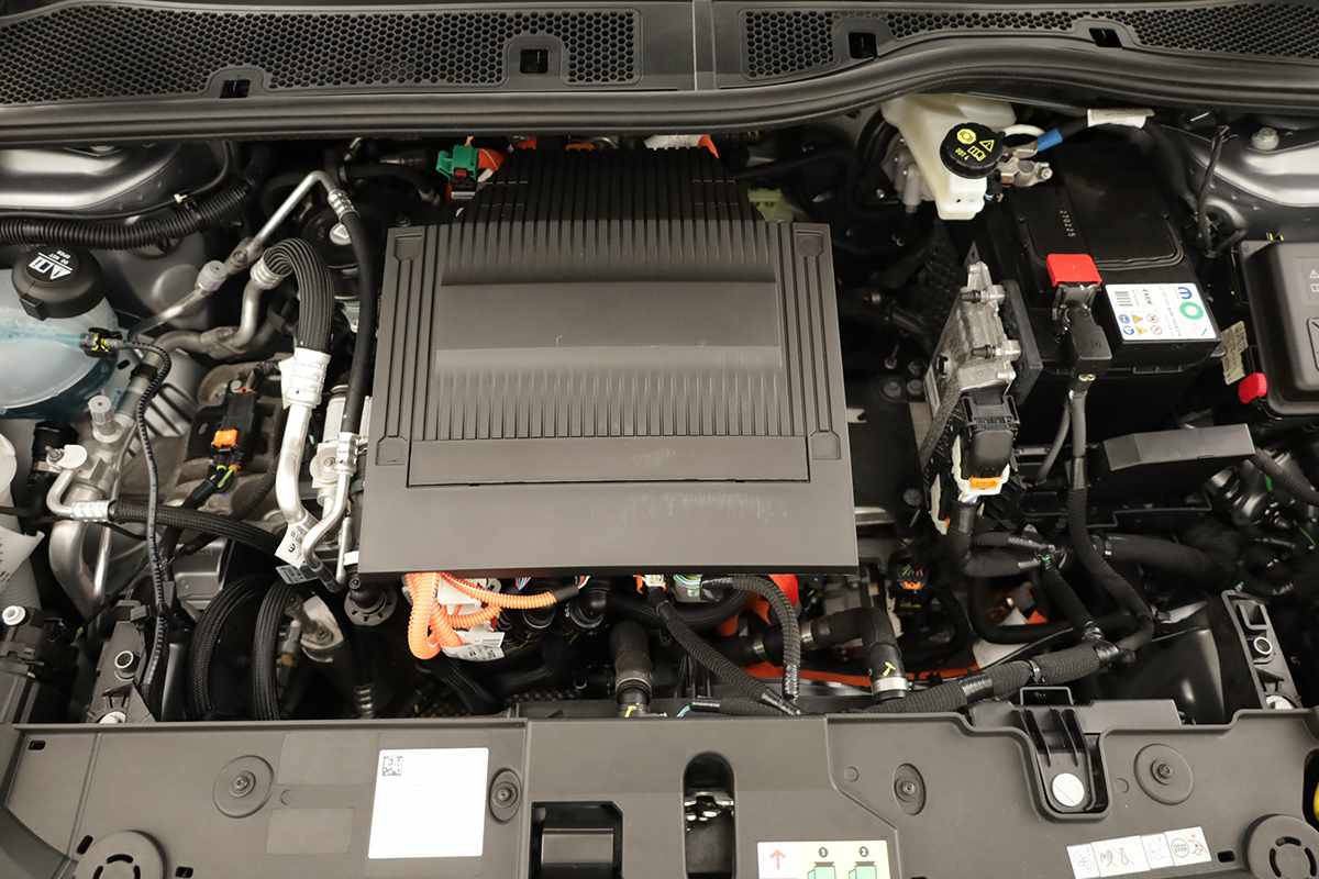 peugeot-e-208-2025-eletrico-0cc