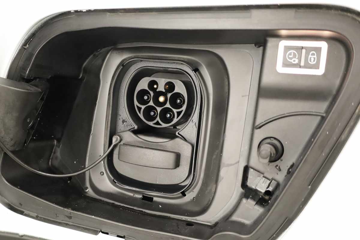 peugeot-e-2008-2025-eletrico-0cc