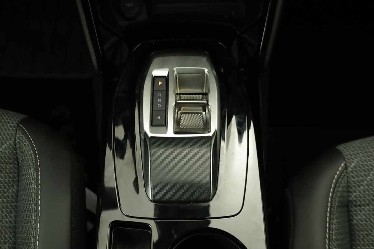 peugeot-e-2008-2025-eletrico-0cc