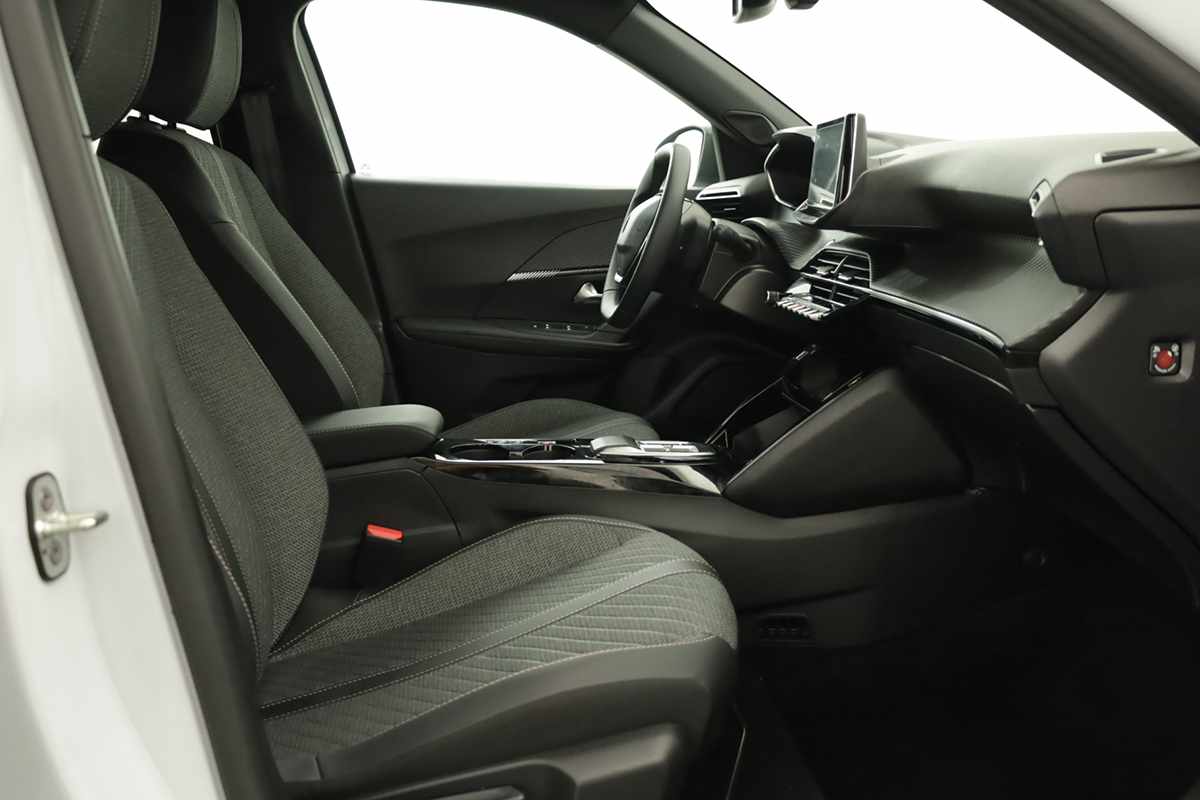 peugeot-e-2008-2025-eletrico-0cc