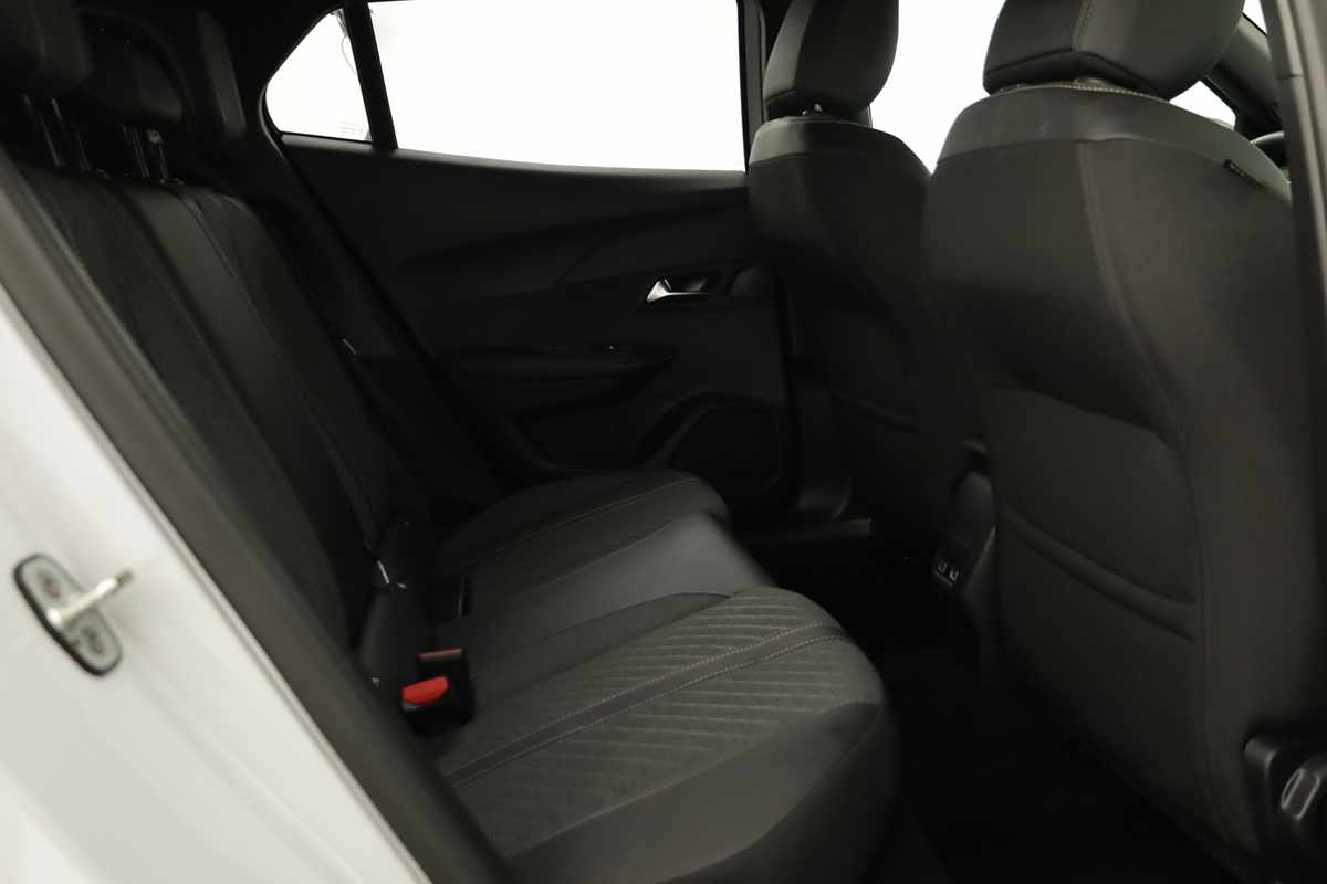 peugeot-e-2008-2025-eletrico-0cc
