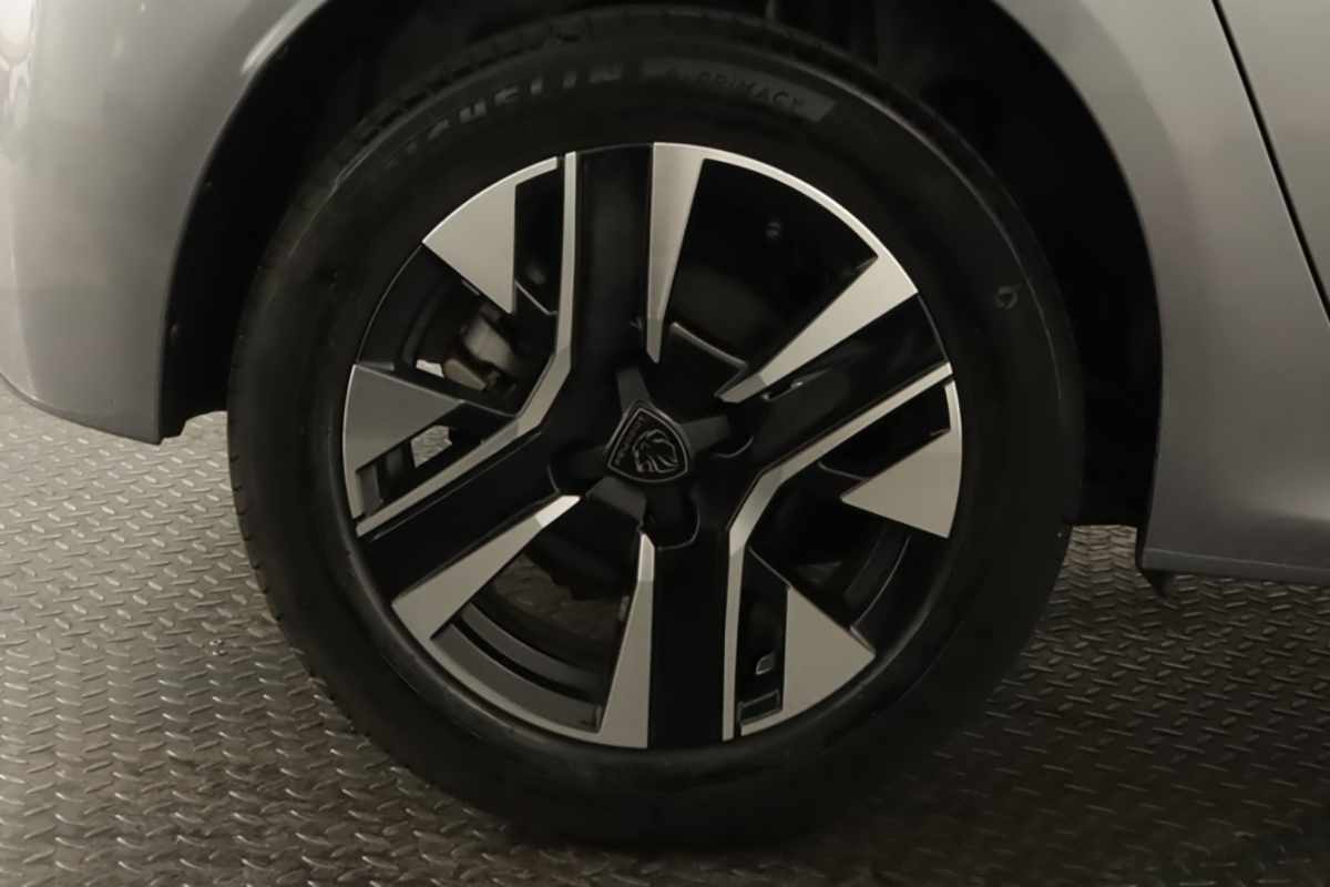 peugeot-208-2025-gasolina-1199cc