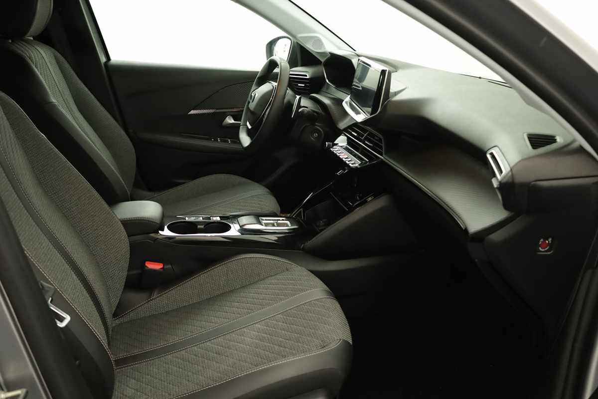 peugeot-208-2025-gasolina-1199cc