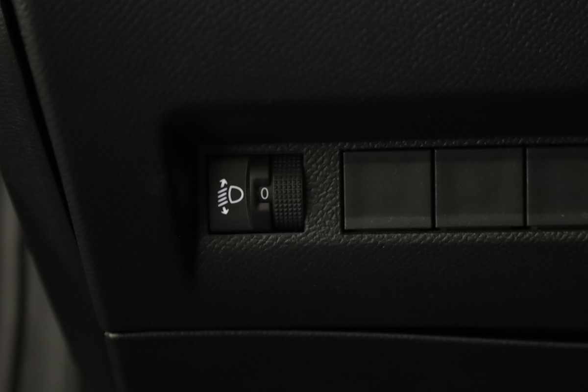 peugeot-208-2025-gasolina-1199cc