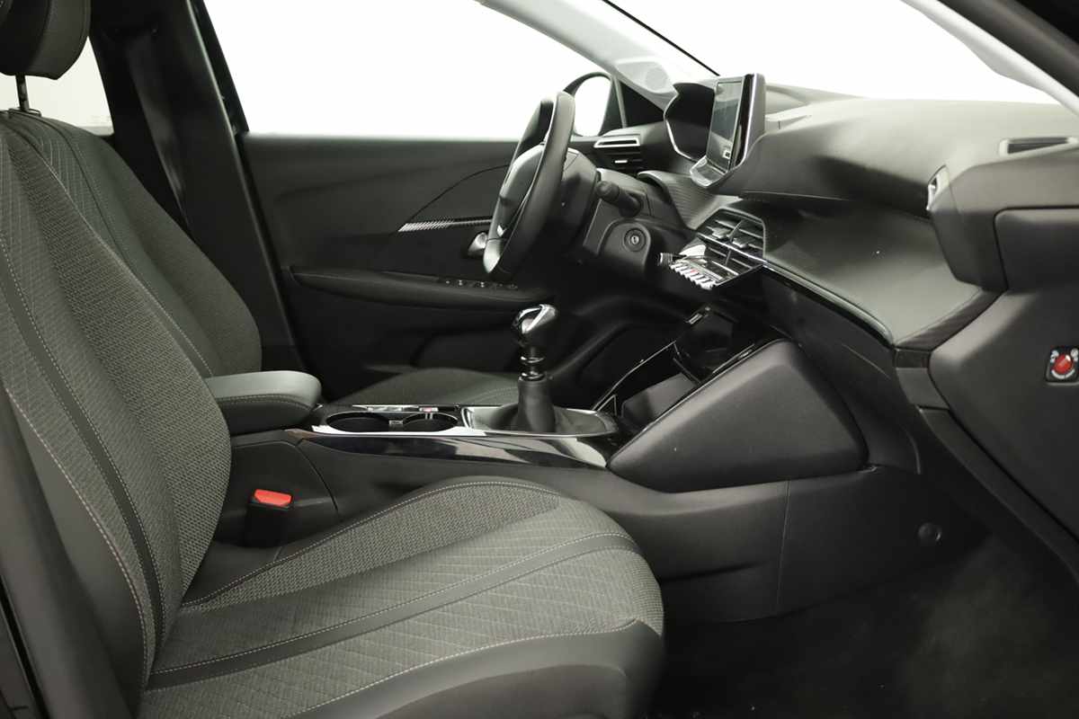 peugeot-208-2025-gasolina-1199cc