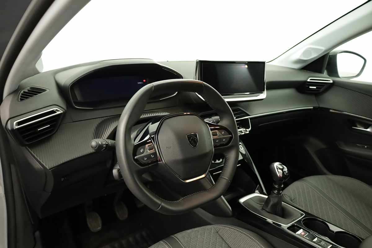 peugeot-208-2025-gasolina-1199cc