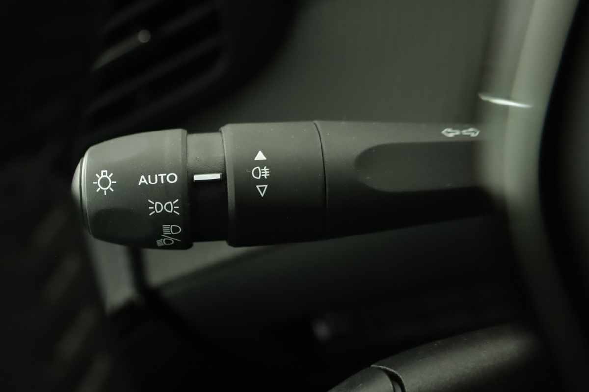 peugeot-208-2025-gasolina-1199cc