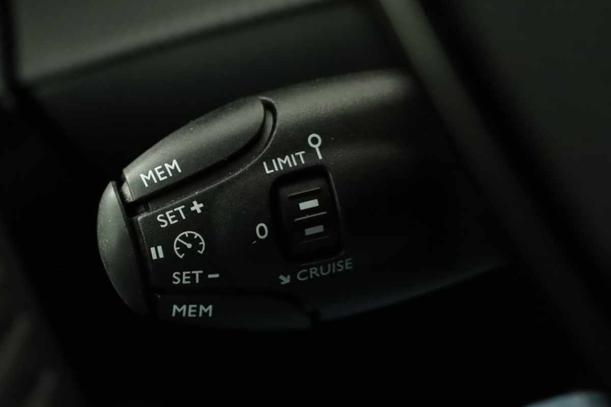 peugeot-208-2025-gasolina-1199cc