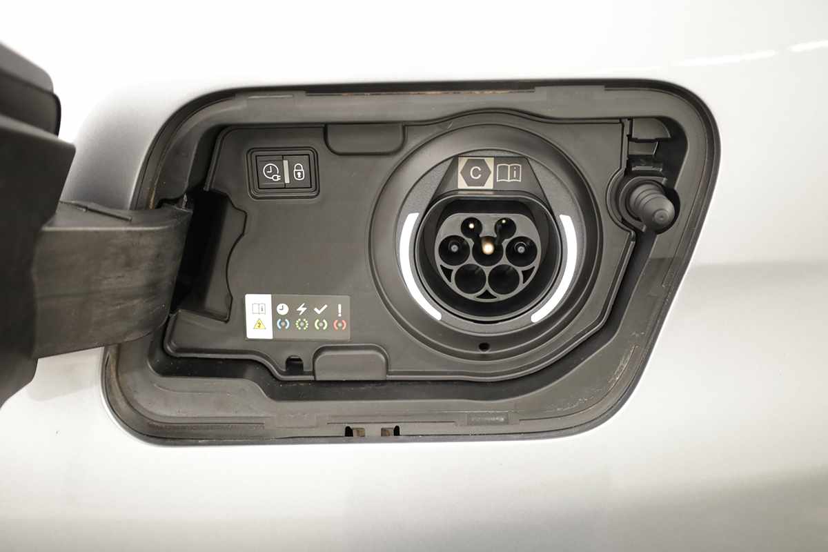 peugeot-3008-2024-hibrido-a-gasolina-1598cc