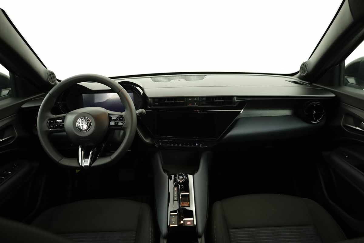 alfa-romeo-junior-2025-eletrico-0cc
