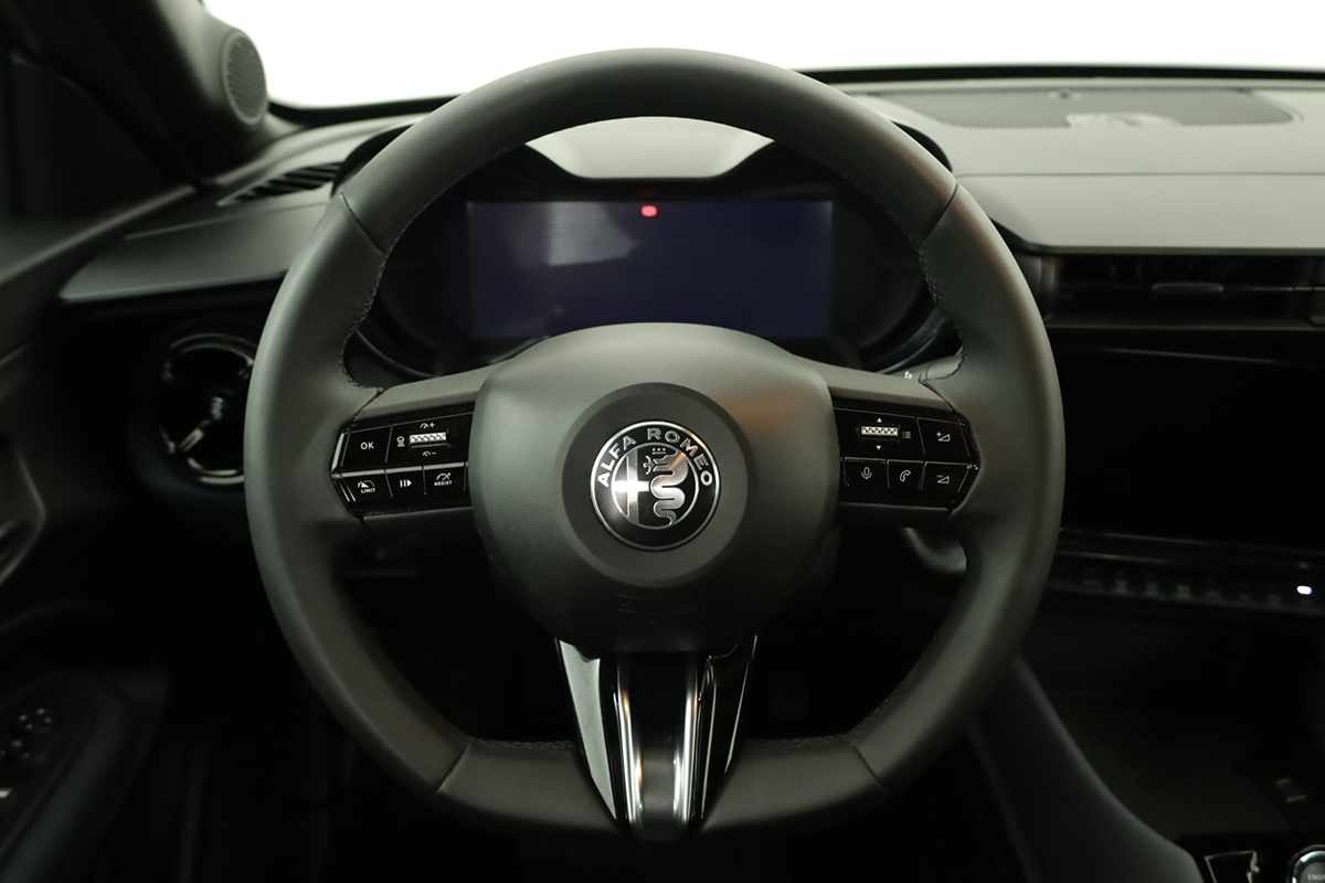alfa-romeo-junior-2025-eletrico-0cc