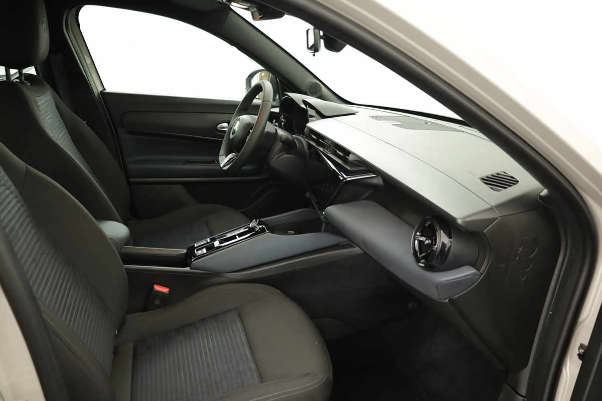 alfa-romeo-junior-2025-eletrico-0cc