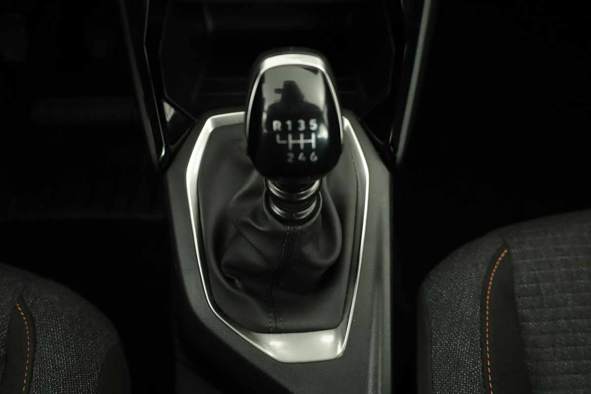 peugeot-208-2025-gasolina-1199cc