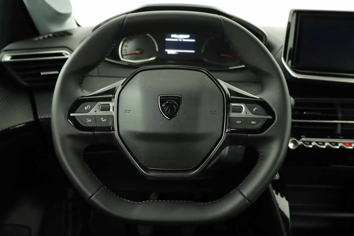peugeot-208-2025-gasolina-1199cc