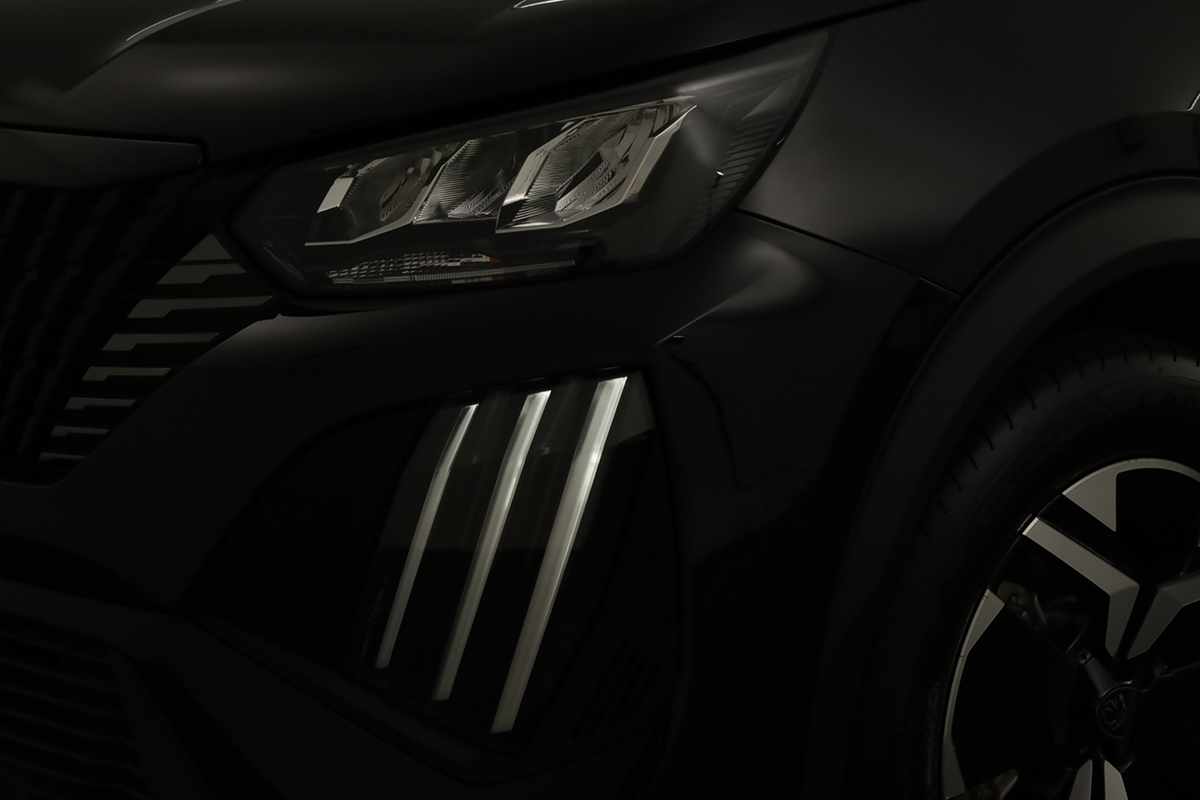peugeot-e-2008-2025-eletrico-0cc