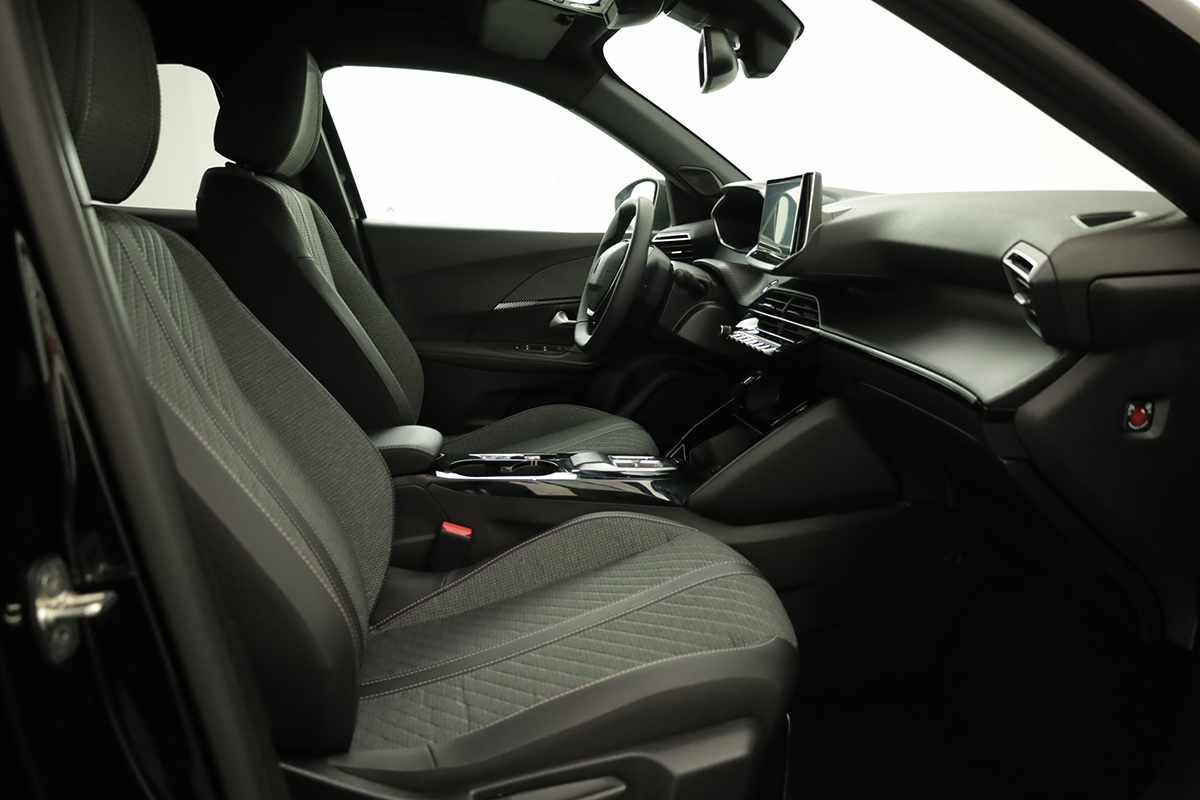 peugeot-e-2008-2025-eletrico-0cc