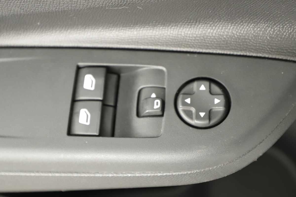 opel-corsa-2023-gasolina-1199cc