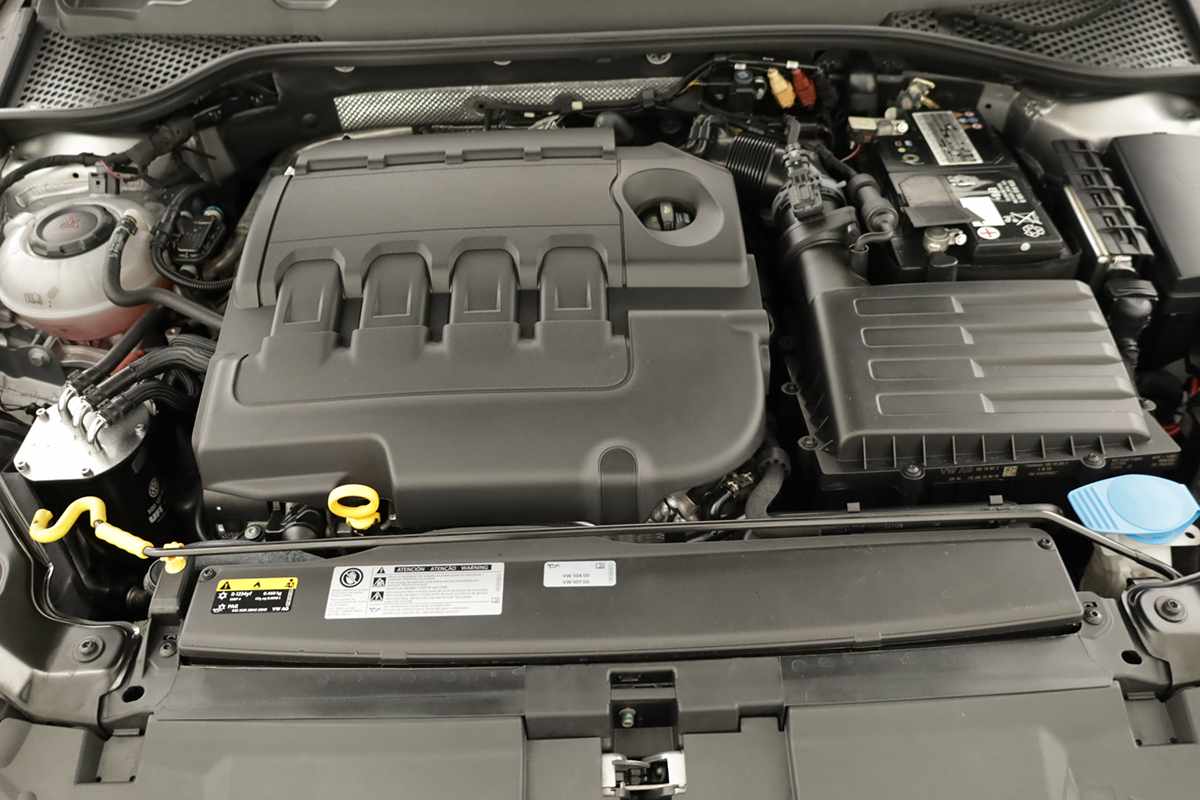 seat-leon-2020-diesel-1598cc