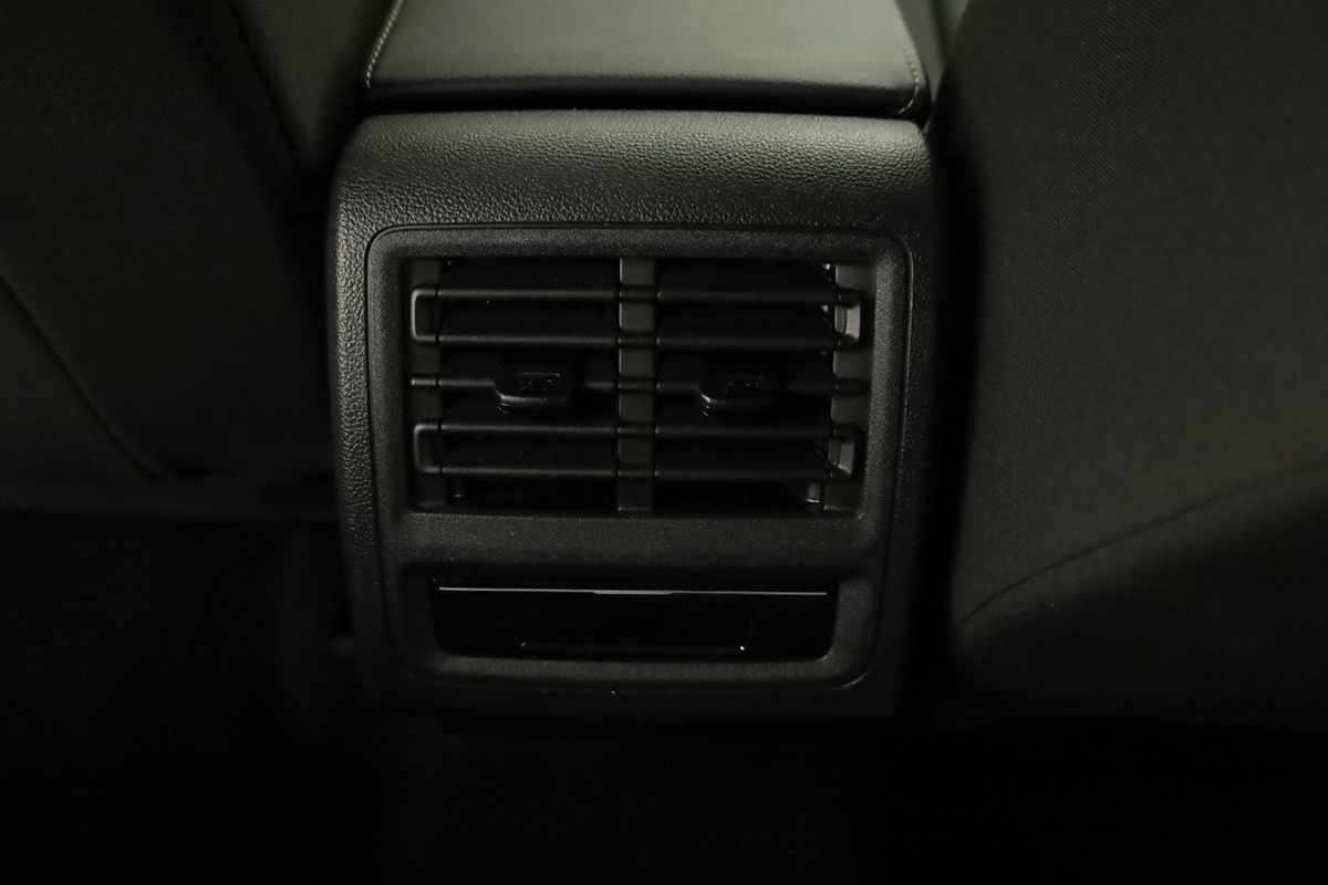 volkswagen-golf-2025-hibrido-a-gasolina-1498cc
