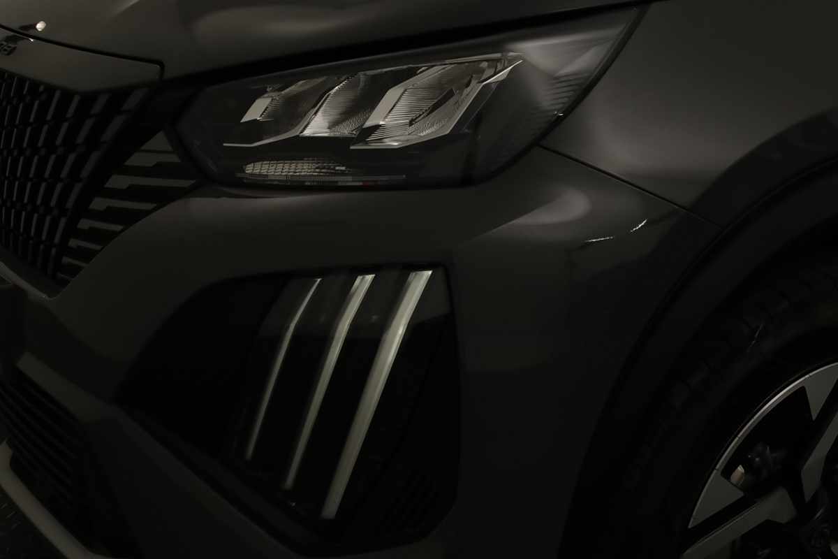 peugeot-e-2008-2025-eletrico-0cc
