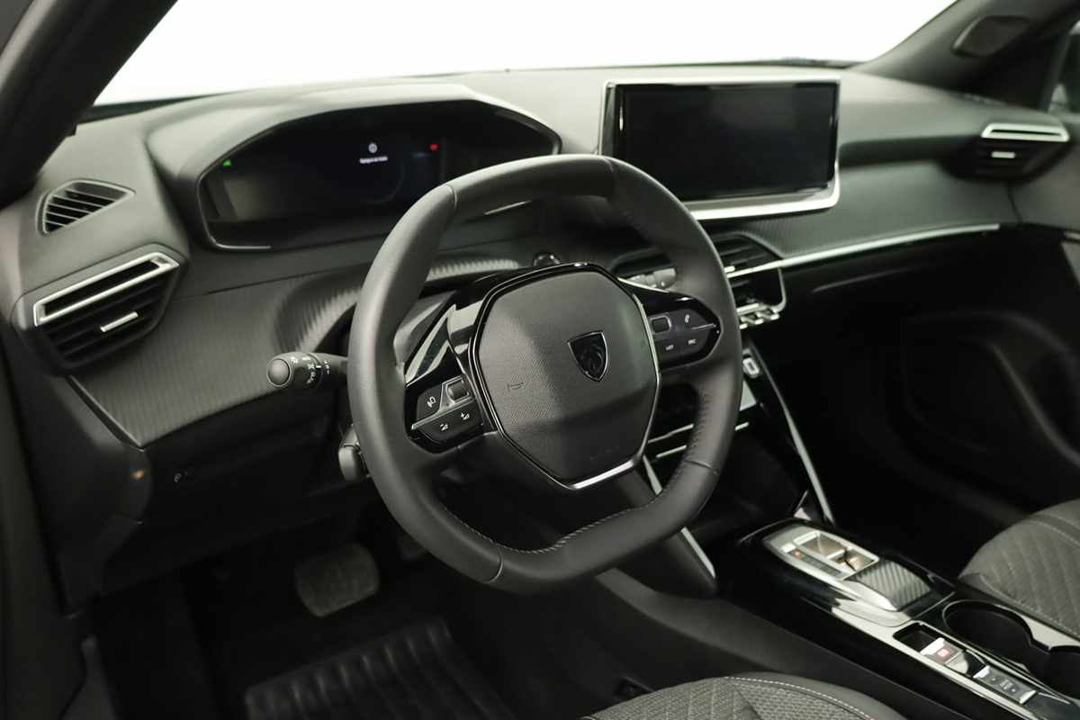 peugeot-e-2008-2025-eletrico-0cc