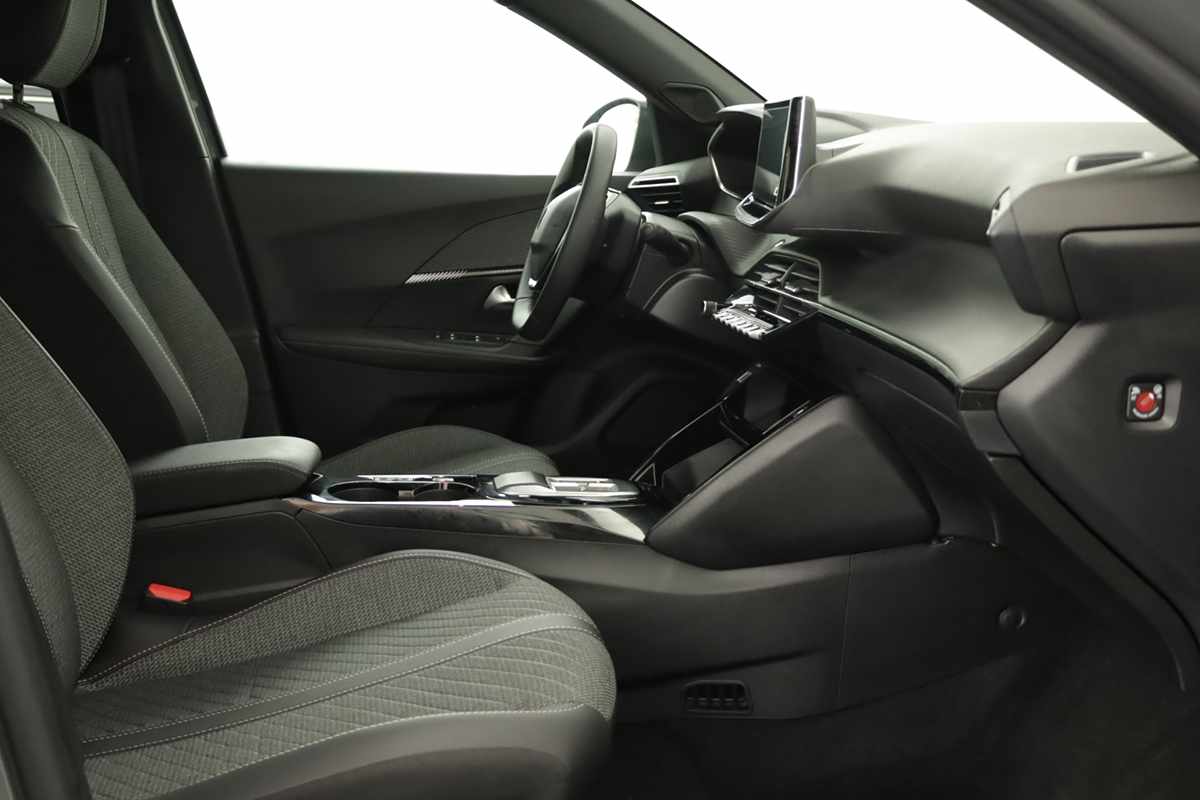 peugeot-e-2008-2025-eletrico-0cc