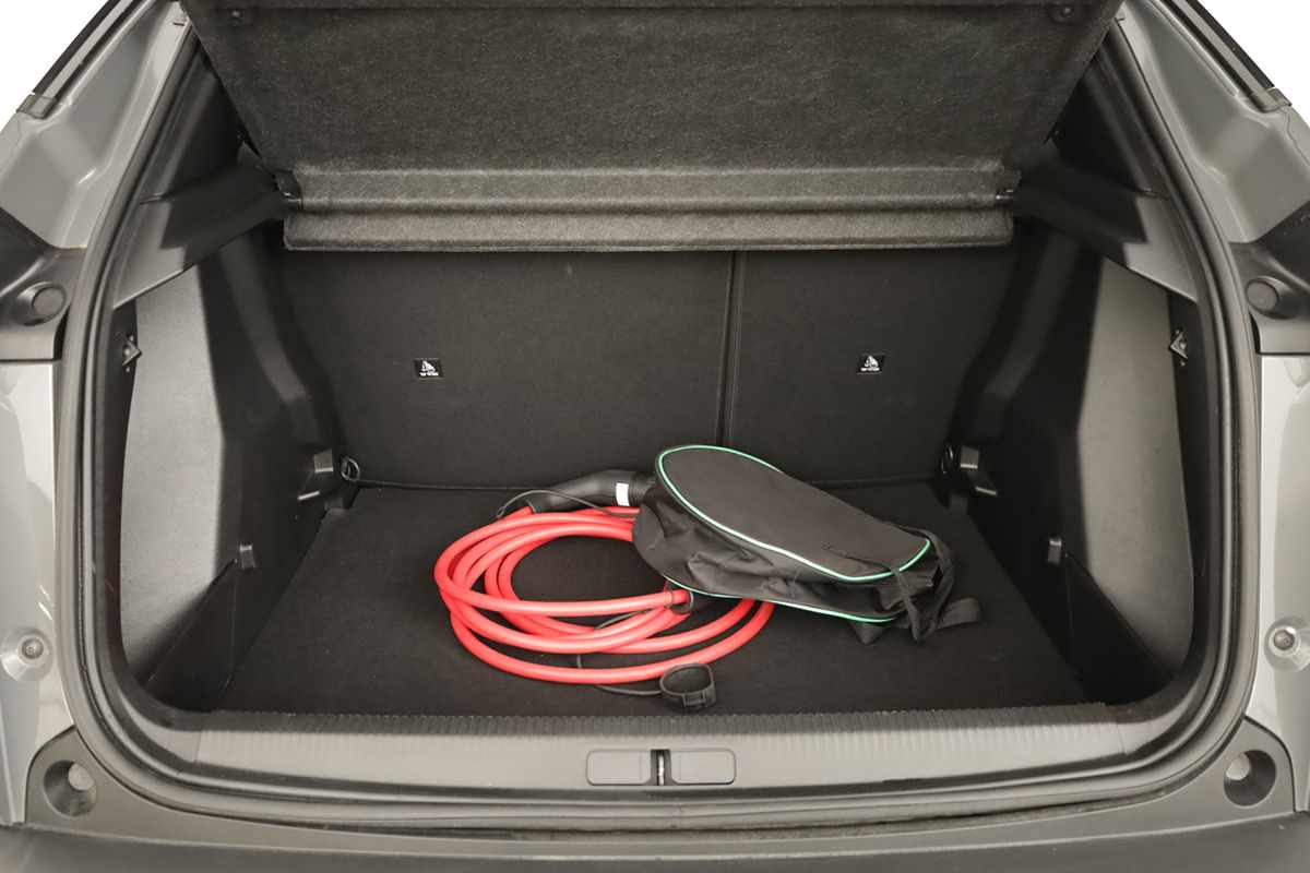 peugeot-e-2008-2025-eletrico-0cc
