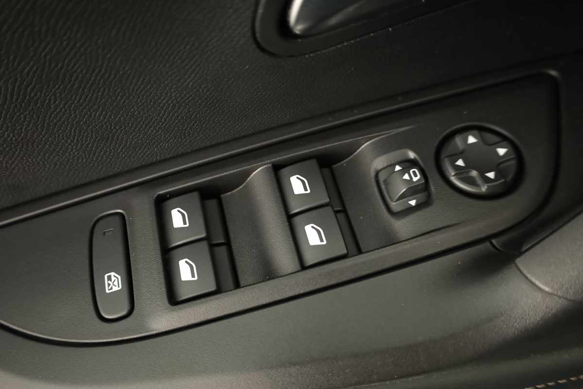 peugeot-2008-2025-gasolina-1199cc