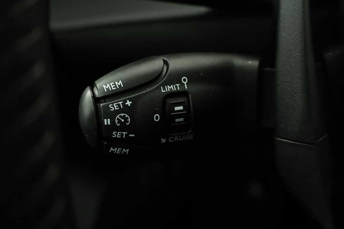 peugeot-e-208-2025-eletrico-0cc