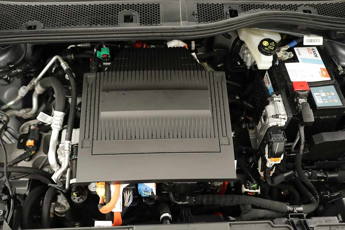 peugeot-e-208-2025-eletrico-0cc