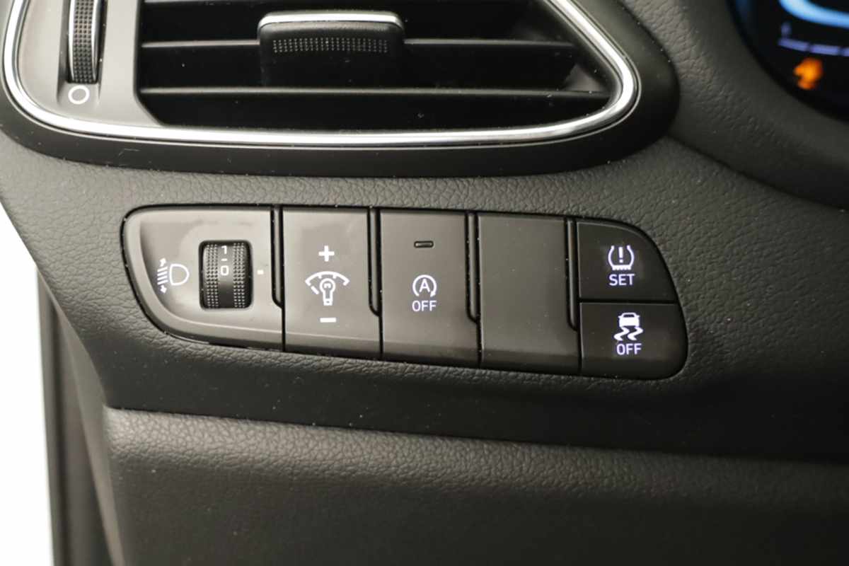 hyundai-i30-2024-gasolina-998cc