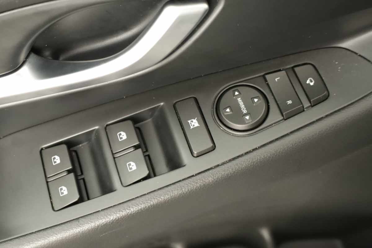 hyundai-i30-2024-gasolina-998cc