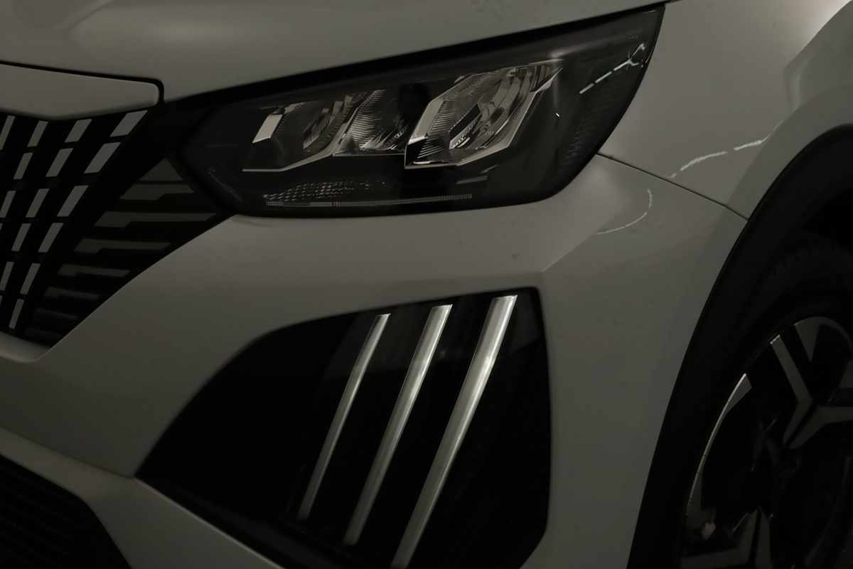 peugeot-e-2008-2025-eletrico-0cc