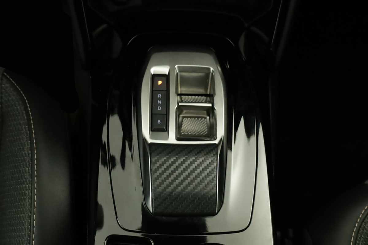 peugeot-e-2008-2025-eletrico-0cc