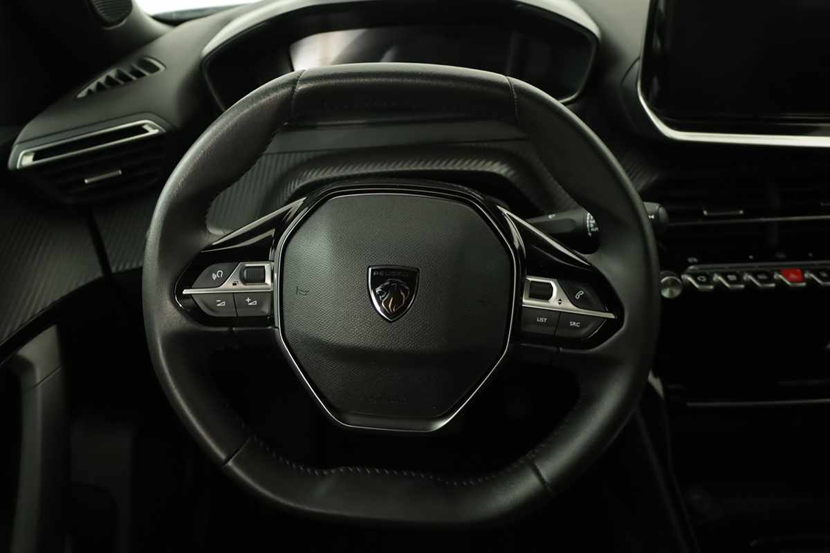 peugeot-e-2008-2025-eletrico-0cc