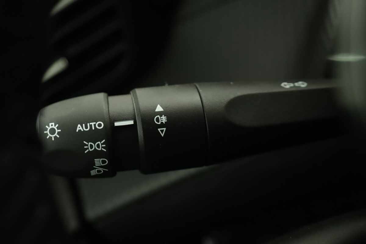 peugeot-e-2008-2025-eletrico-0cc