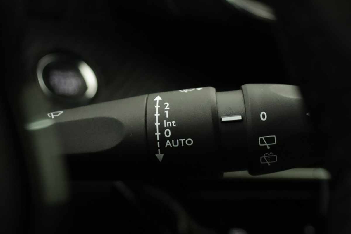 peugeot-e-2008-2025-eletrico-0cc