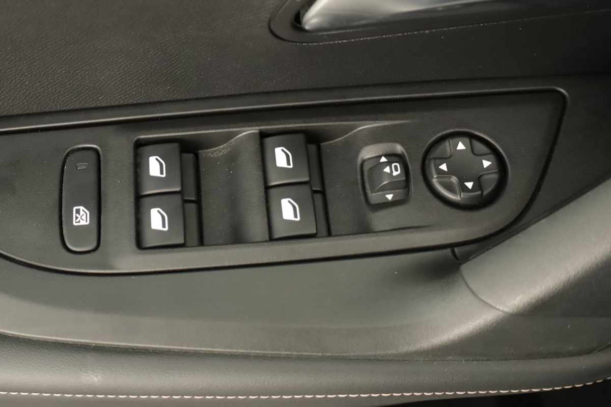 peugeot-e-2008-2025-eletrico-0cc