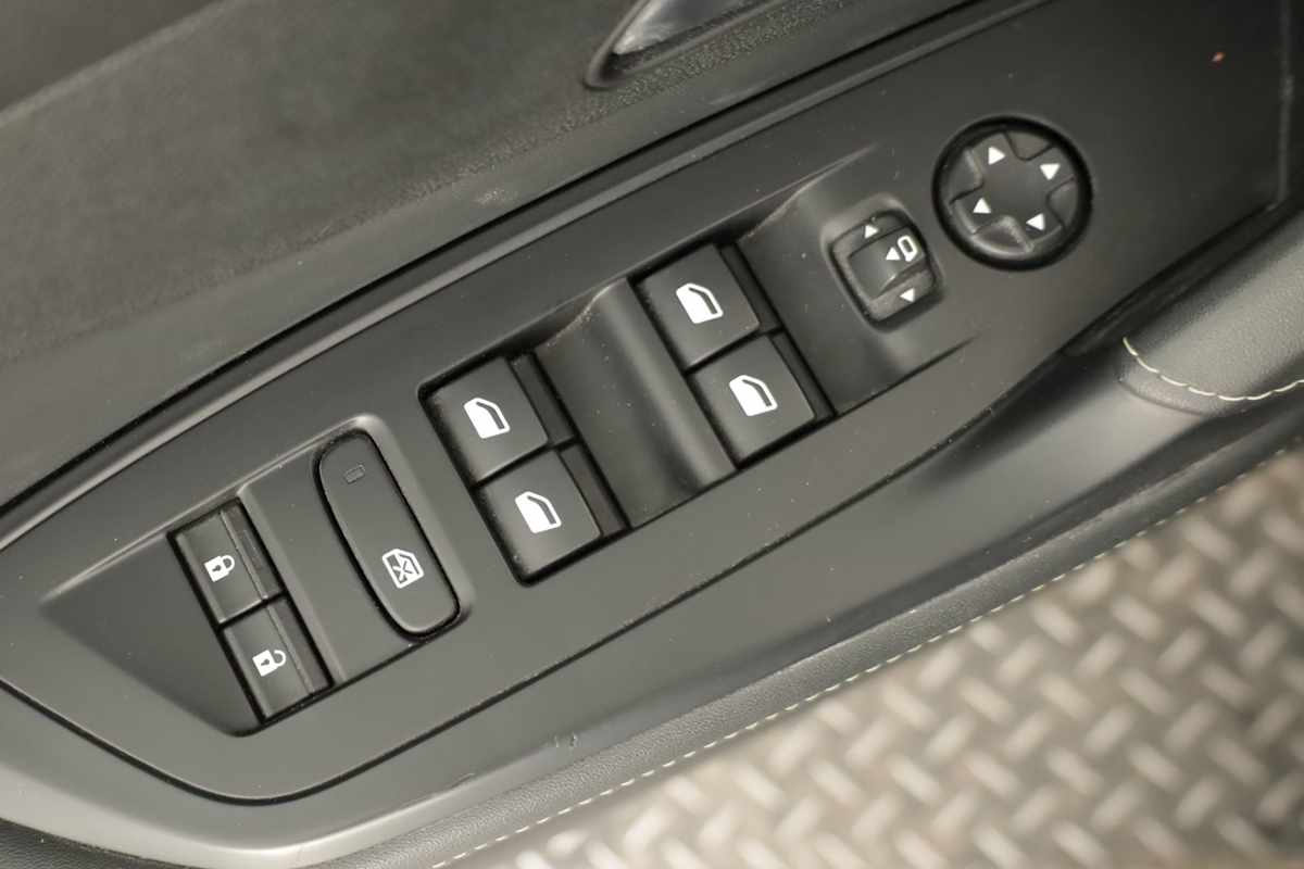 peugeot-308-2024-gasolina-1199cc