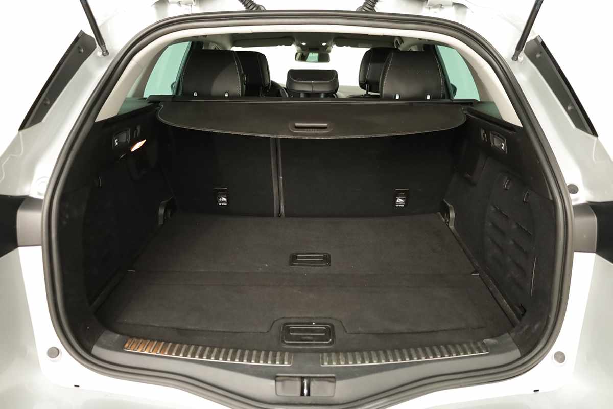 renault-megane-sport-tourer-2020-diesel-1461cc