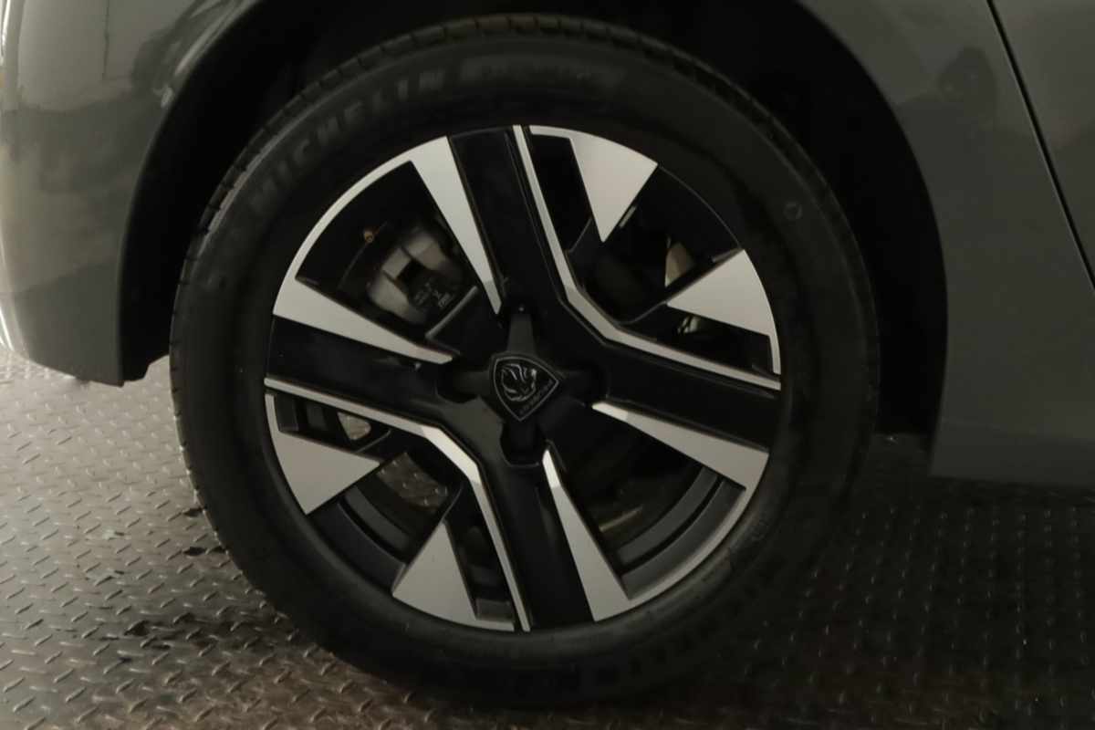 peugeot-208-2025-gasolina-1199cc