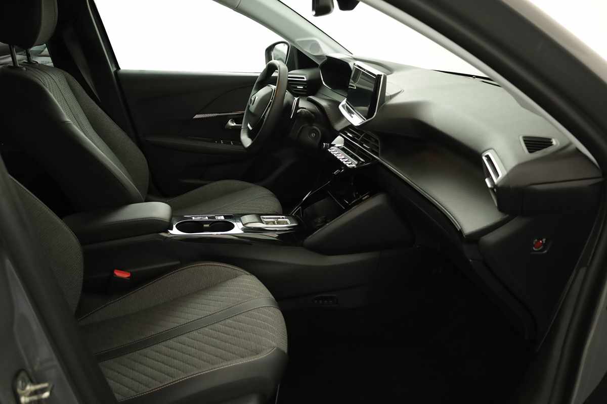 peugeot-208-2025-gasolina-1199cc