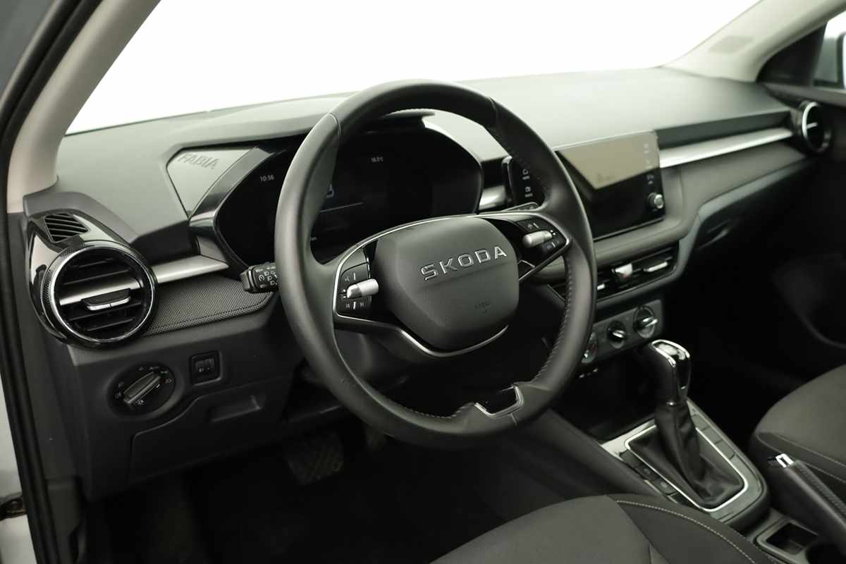 skoda-fabia-2025-gasolina-999cc