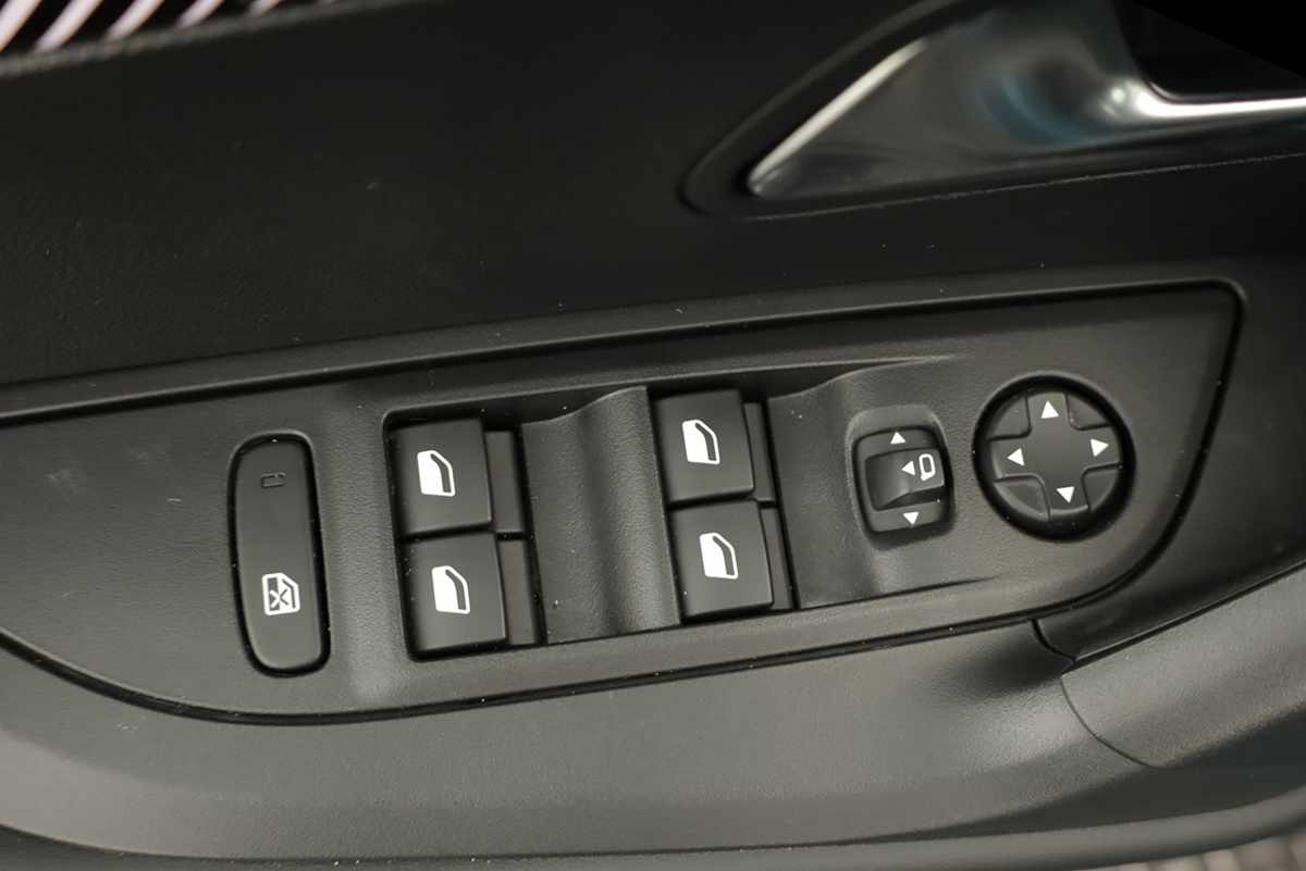 peugeot-2008-2025-gasolina-1199cc