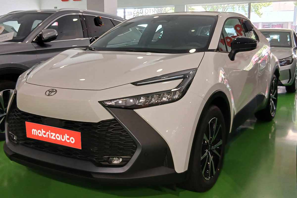 toyota-c-hr-2025-hibrido-a-gasolina-1998cc
